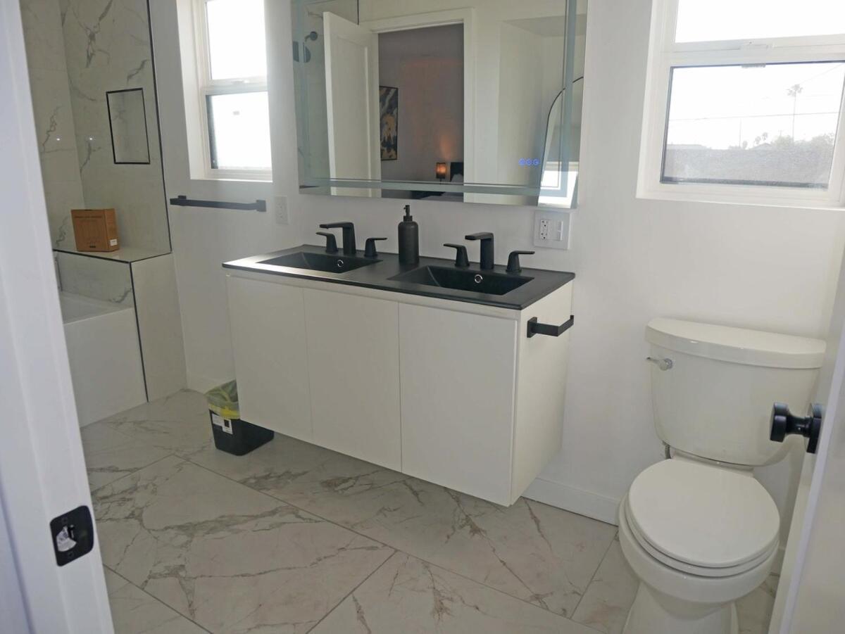 Charming West Adams Retreat!