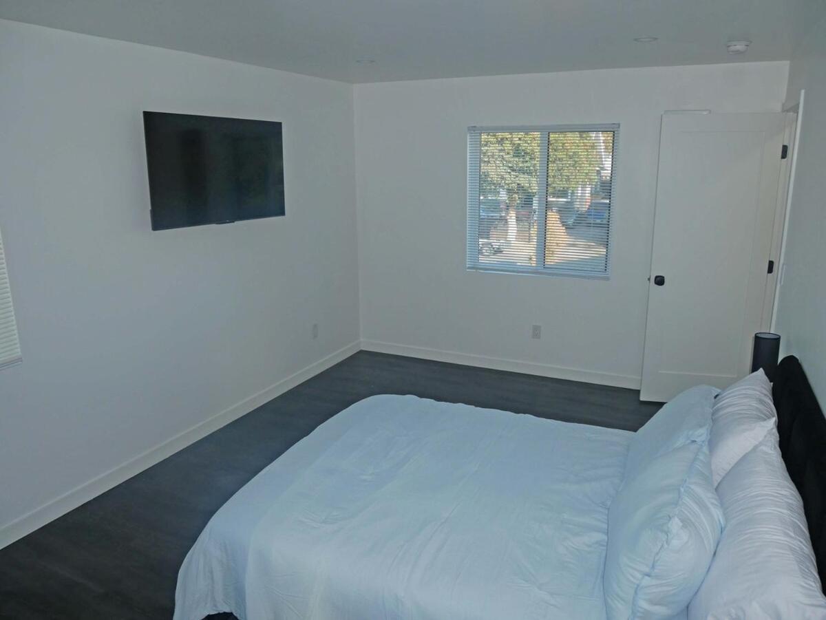 Villa Charming West Adams Retreat! *